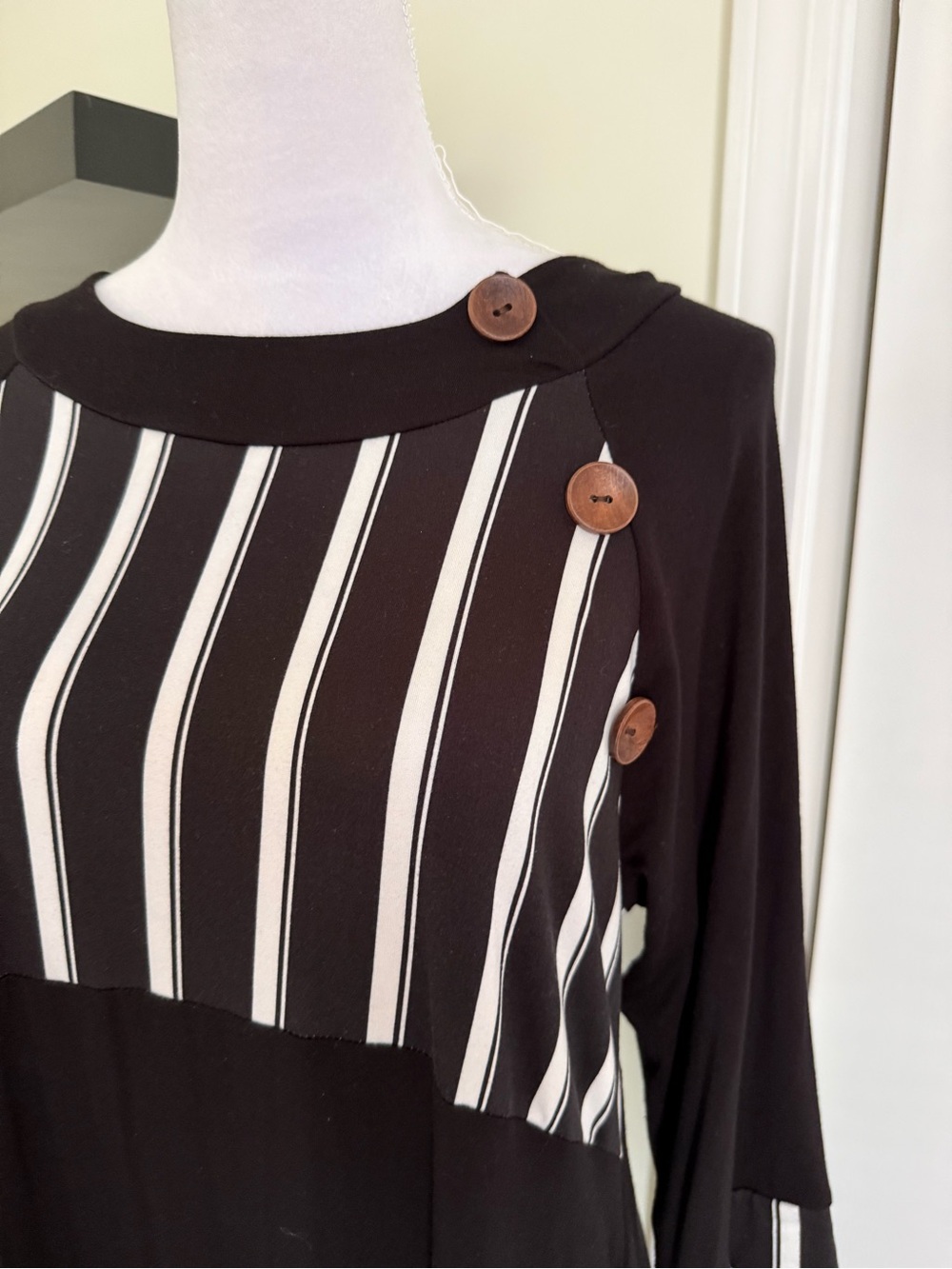 Celeste Black and White Striped butter soft  Maxi Dress sz Medium - Picture 2 of 4